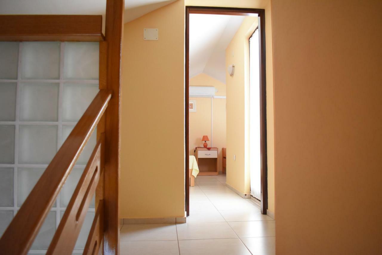 Apartments Srkoc Pinezići Zewnętrze zdjęcie